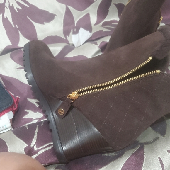 Boot - Picture 3 of 5